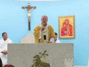 Read more about the article Dom Sérgio celebra rito de consagração do altar da Comunidade Santo Expedito