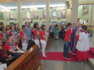 Read more about the article Paróquia Nossa Senhora de Nazaré celebra o sacramento da Crisma de 77 jovens e adultos