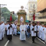 Festa da padroeira reúne cerca de 80 mil fiéis durante procissão e missa