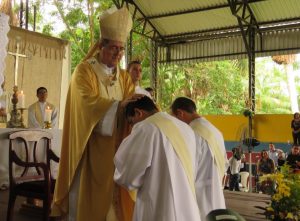 Read more about the article Dois frades capuchinhos são ordenados sacerdotes pelo Arcebispo de Manaus durante festa da Epifania