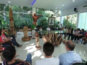 Read more about the article Missionários participam de apresentação da cultural no santuário N.S. da Amazônia