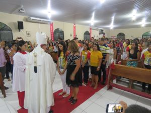 Read more about the article Jovens e adultos da Área Missionária São Lourenço recebem o sacramento do Crisma