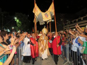 Read more about the article Corpus Christi reúne mais de 60mil fiéis em missa campal e procissão pelas ruas do centro de Manaus