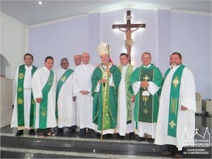 Read more about the article Paróquia Santa Luzia comemora aniversário de ordenação sacerdotal de seu pároco