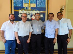 Read more about the article Bispo da Prelazia de Itacoatiara faz breve visita ao arcebispo de Manaus nesta sexta-feira
