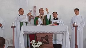 Read more about the article Dom Sergio Castriani preside celebração na Comunidade Nossa Senhora do Carmo
