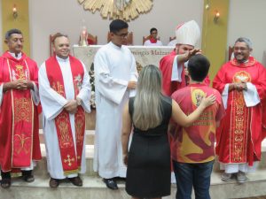 Read more about the article Paróquia N. Sra. Auxiliadora realiza a solenidade do Crisma de 82 jovens