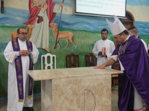 Read more about the article Comunidade Bom Jesus celebra Dedicação do Altar com Dom Tadeu