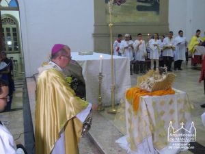 Read more about the article Fiéis recordam nascimento de Jesus em missa solene da Vigília de Natal realizada na Catedral Metropolitana
