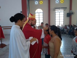 Read more about the article Bispo auxiliar Dom José ministra o Crisma na Área Missionária São Pedro Apóstolo, no Novo Aleixo