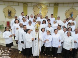 Read more about the article Paróquia N. Sra. Auxiliadora celebra o envio e reenvio de Ministros da Sagrada Comunhão Eucarística
