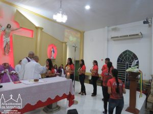 Read more about the article Jovens e adultos da paróquia Cristo Libertador recebem o sacramento do Crisma