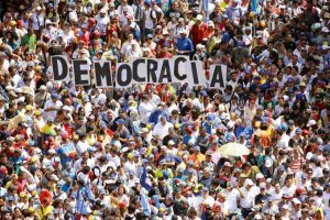 Read more about the article Democracia apesar de tudo – Artigo Dom Sergio Castriani – Jornal Em Tempo – 25 e 26.4.2020