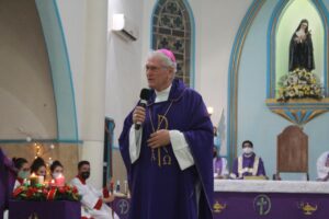 Read more about the article Dom Leonardo preside missa solene pelos 79 anos da paróquia Santa Rita de Cássia