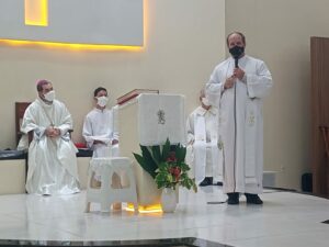 Read more about the article Pe. Odésio Magno é empossado como novo padre da Área Missionária Tarumã