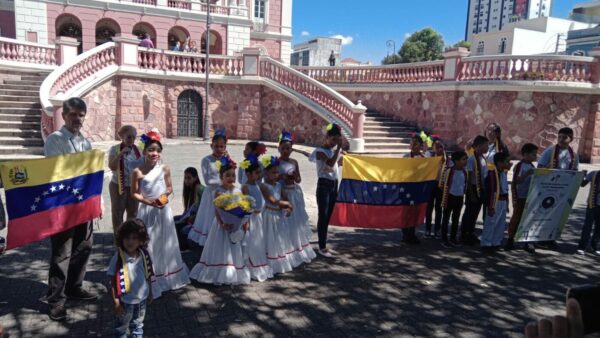 Read more about the article Pastoral dos Migrantes e ASOVEAM celebram o dia da Independência da Venezuela em Manaus
