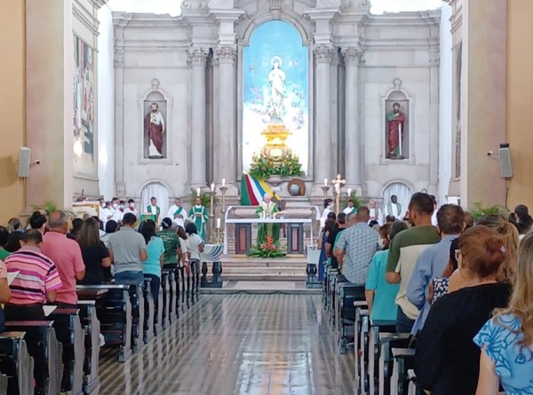 Read more about the article Igreja de Manaus celebra abertura do mês missinário com missa na Catedral Metropolitana