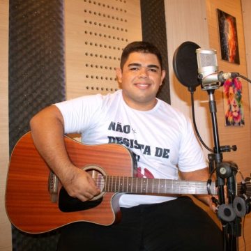Um sonho de criança: Henrique Santos grava CD com canções católicas