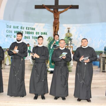 Redentoristas celebram rito Profissão Religiosa no Santuário N. Sra. Aparecida