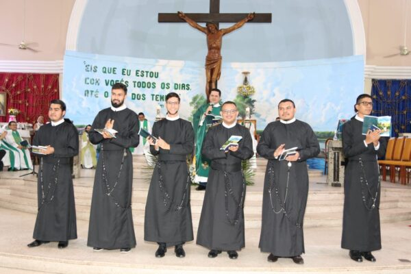 Read more about the article Redentoristas celebram rito Profissão Religiosa no Santuário N. Sra. Aparecida