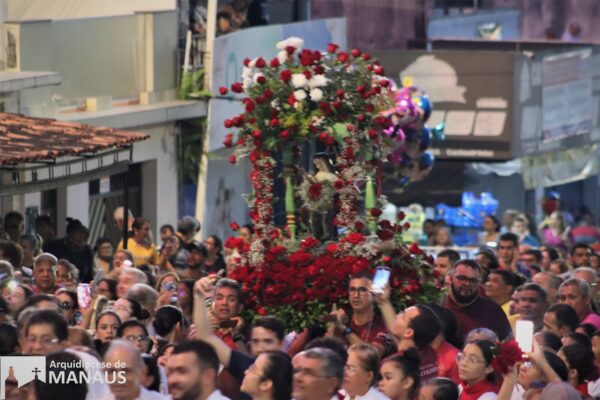 Read more about the article Procissão e Missa em honra a Santa Rita de Cássia reúne centenas de fiéis em Manaus