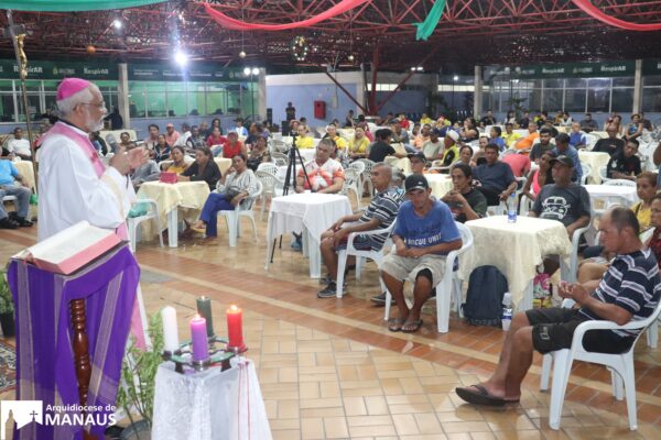 Read more about the article Dom Zenildo preside missa em evento solidário promovido pela Comunidade Nova e Eterna Aliança