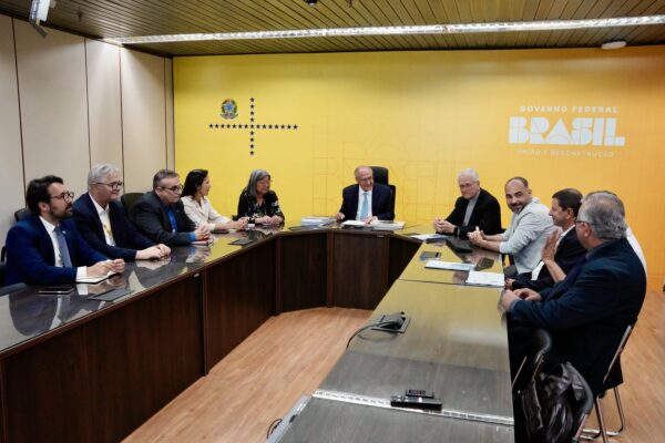 Leia mais sobre o artigo Arquidiocese de Manaus articula Projeto Nacional de Sustentabilidade com apoio do Planalto