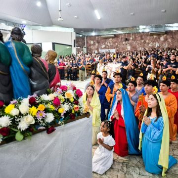 Festejos de Nossa Senhora Rainha dos Apóstolos reúne fiéis em novenário, procissão e celebração festiva em Manaus