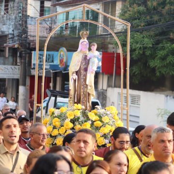 Nossa Senhora do Carmo: Mãe que escuta, acolhe e protege